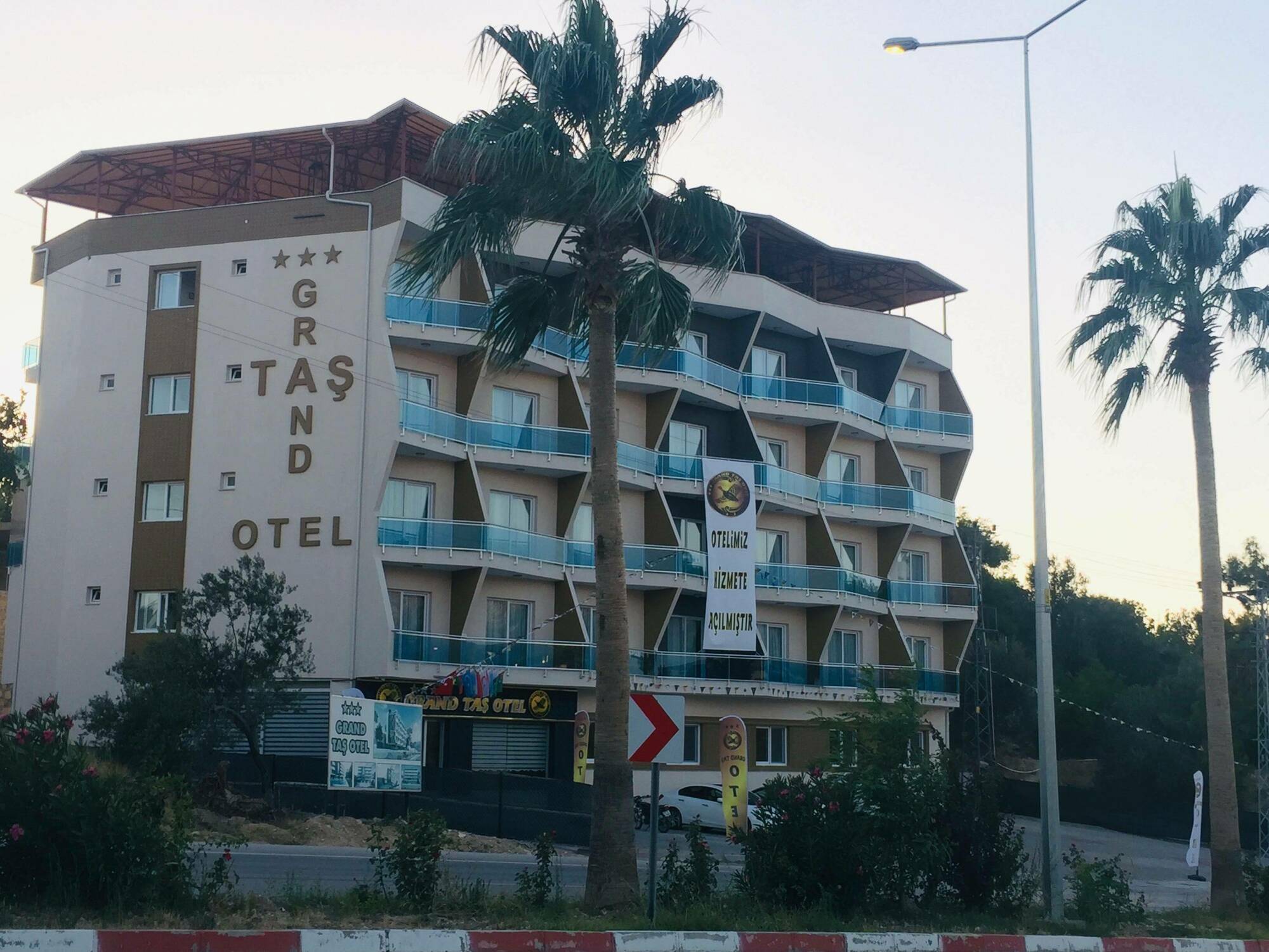 Grand Tas Otel Mut 外观 照片